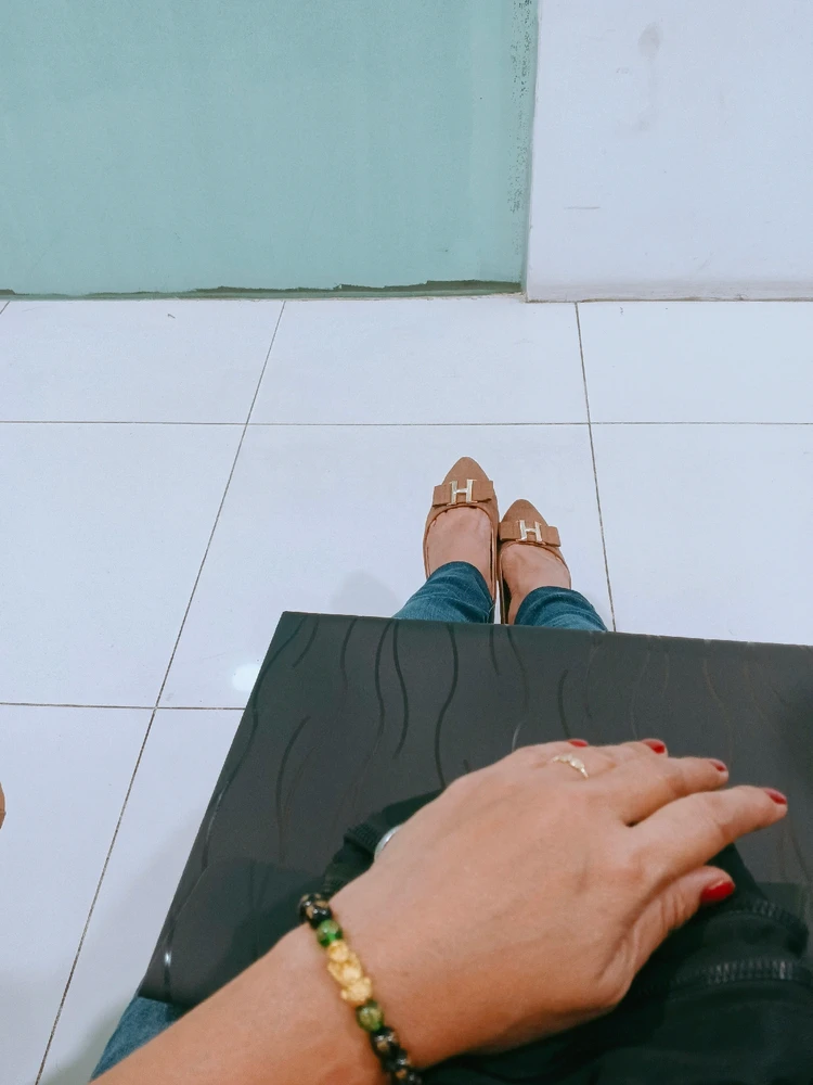 GIF na in-upload ni Happee