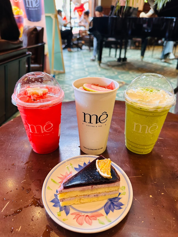 GIF uploaded by Ella