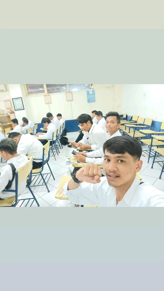 GIF diunggah oleh Andi