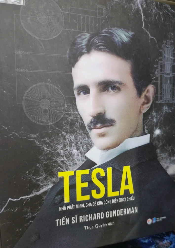 GIF diunggah dening E M