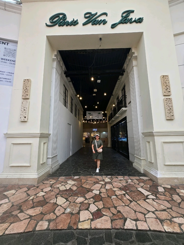 GIF diunggah oleh Rita