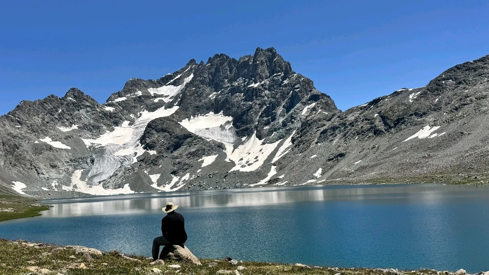 GIF uploaded by Jadi