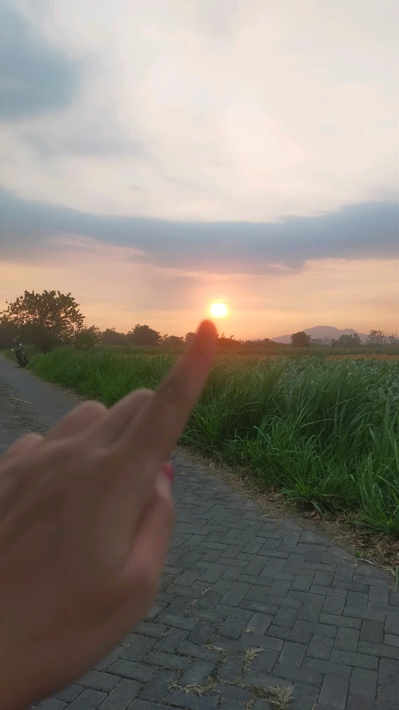 GIF diunggah oleh Binti