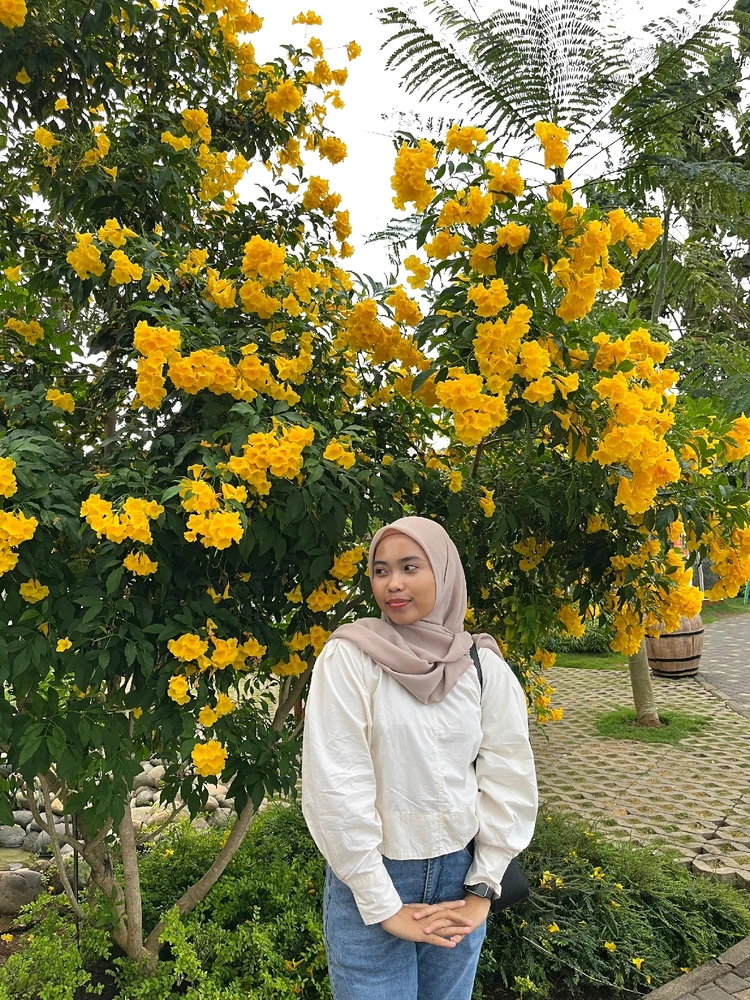 GIF uploaded by Sineni