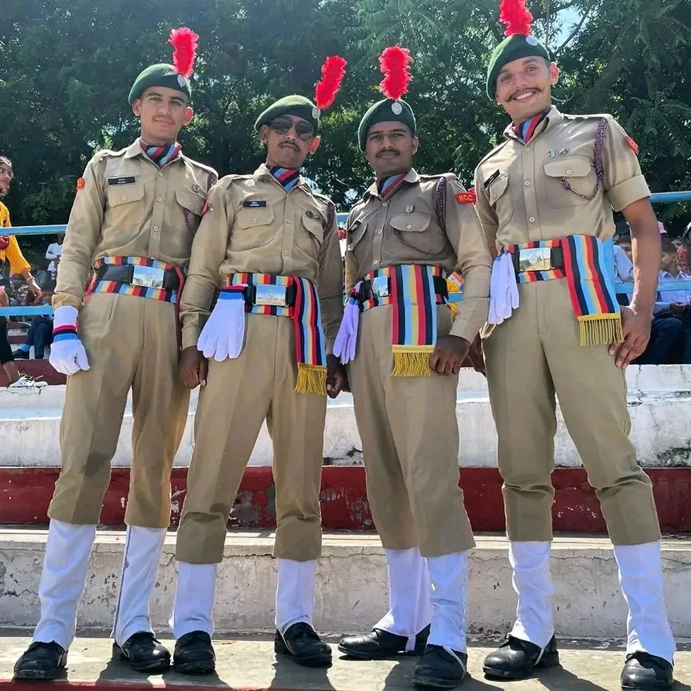 Hari द्वारा अपलोड किया गया GIF