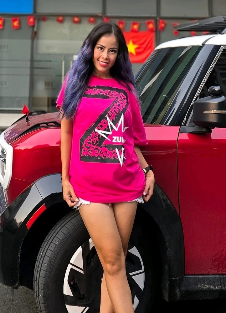 GIF uploaded by Zin Maya