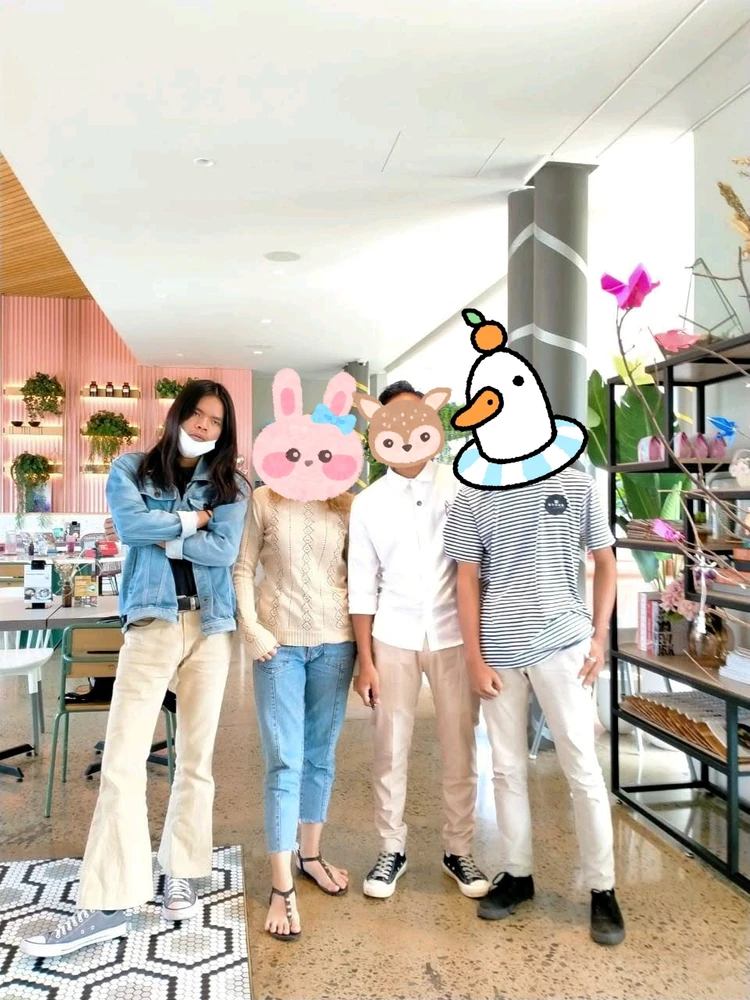 GIF diunggah oleh Dion