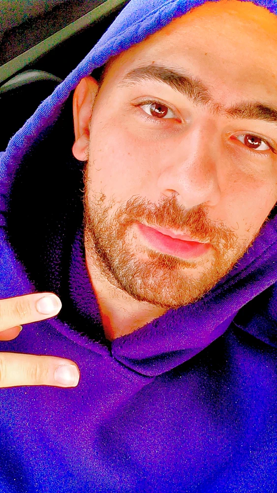 GIF gi-upload ni Salvatore