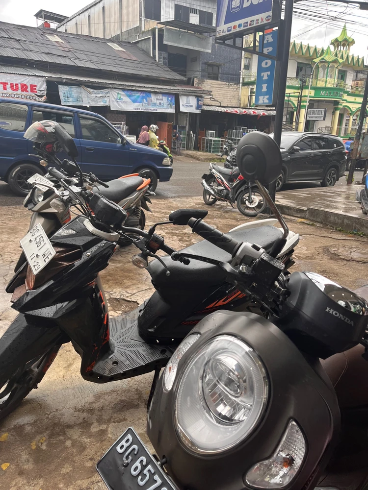 GIF diunggah oleh Js