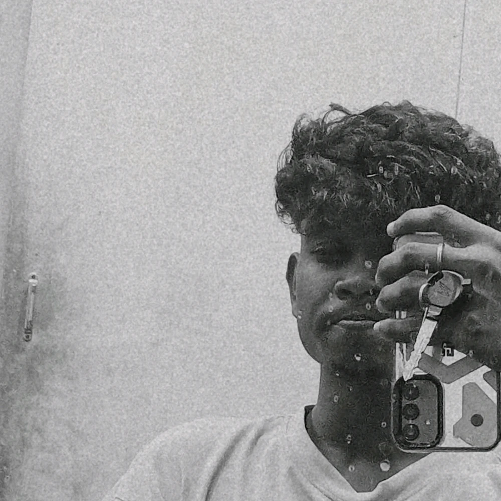 Charlie பதிவேற்றிய GIF