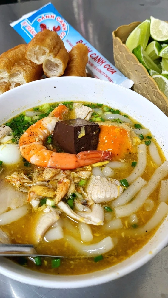 GIF uploaded by Tofu 🍜🍗🍟