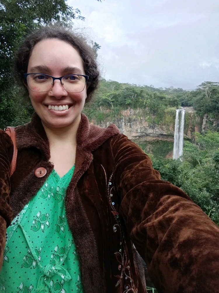 GIF uploaded by Bella