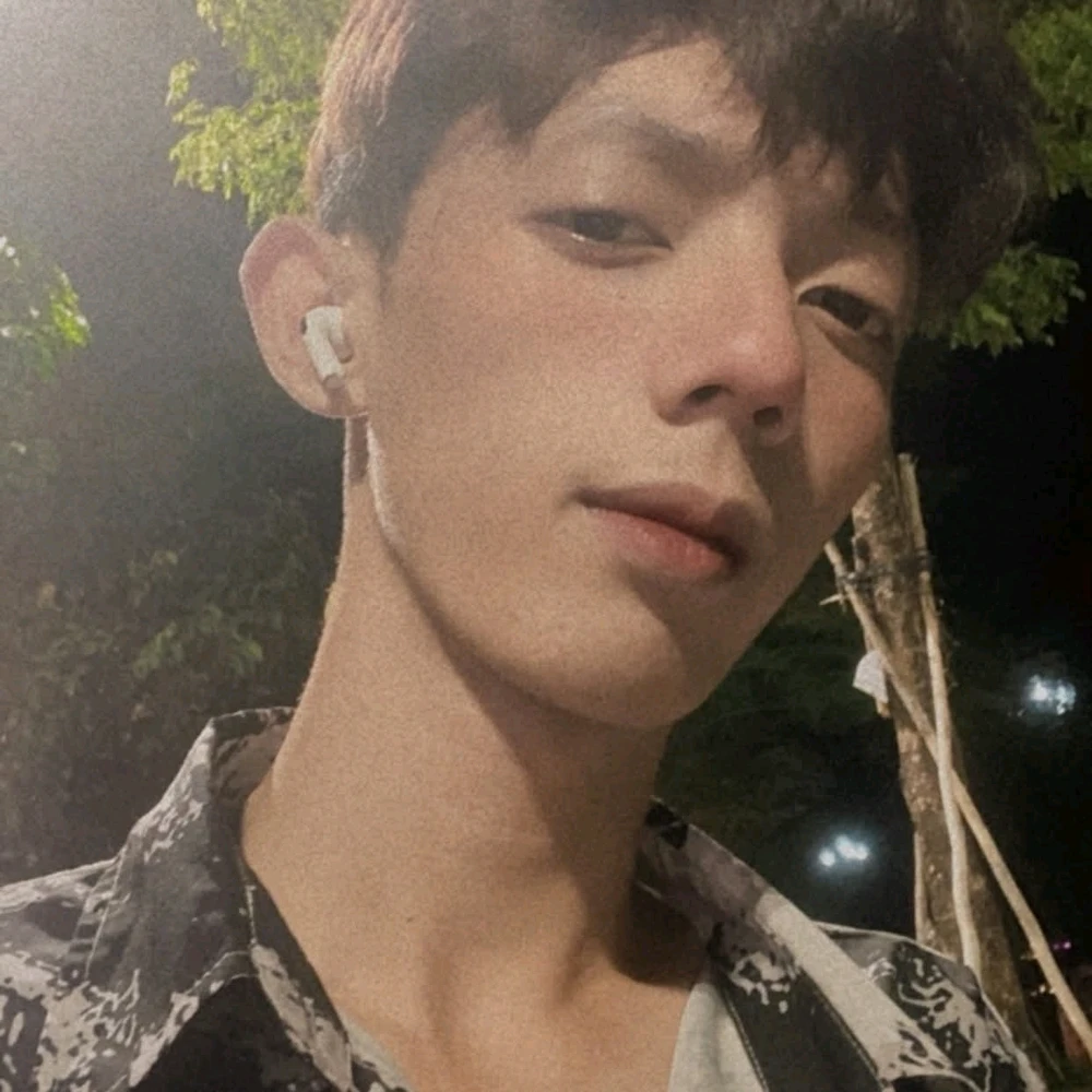 GIF được Công Anh tải lên