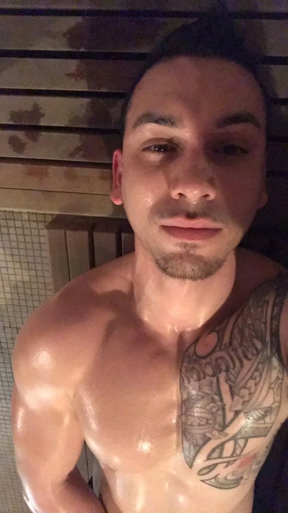 GIF gi-upload ni Ryan