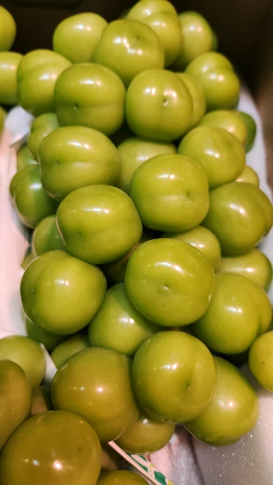 Passed by market and saw this
unusual type of grapes... 🍇🍇🍇