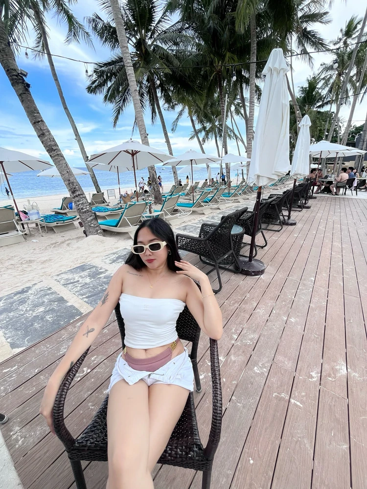 GIF uploaded by Jane