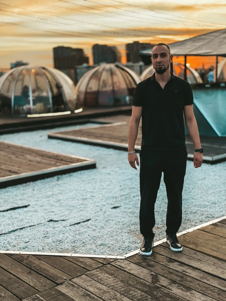 GIF загрузил Артём