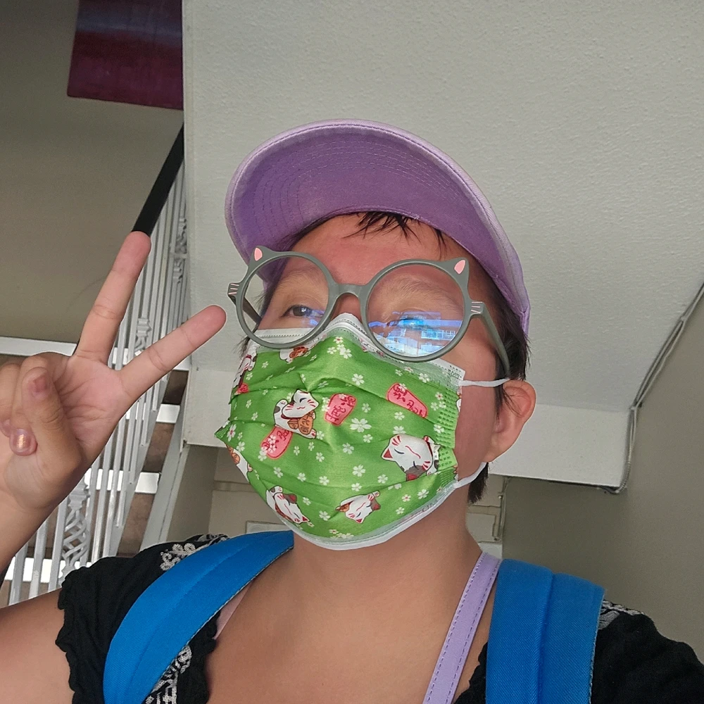 GIF nke Meg bugoro