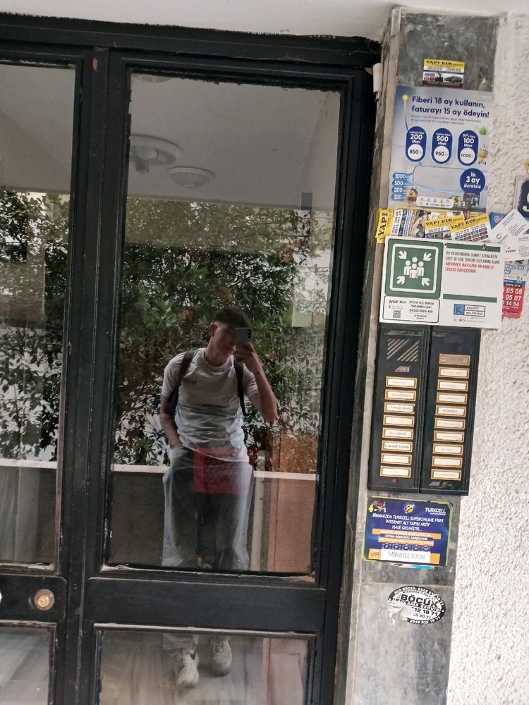 Arda tarafından yüklenen GIF