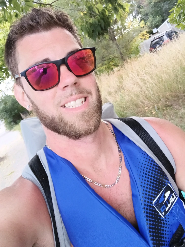 Salut les amies !!  Qui vient a l'eau