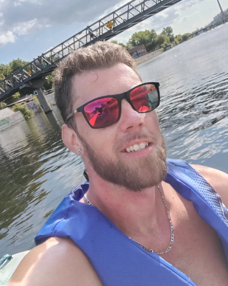 Salut les amies !!  Qui vient a l'eau