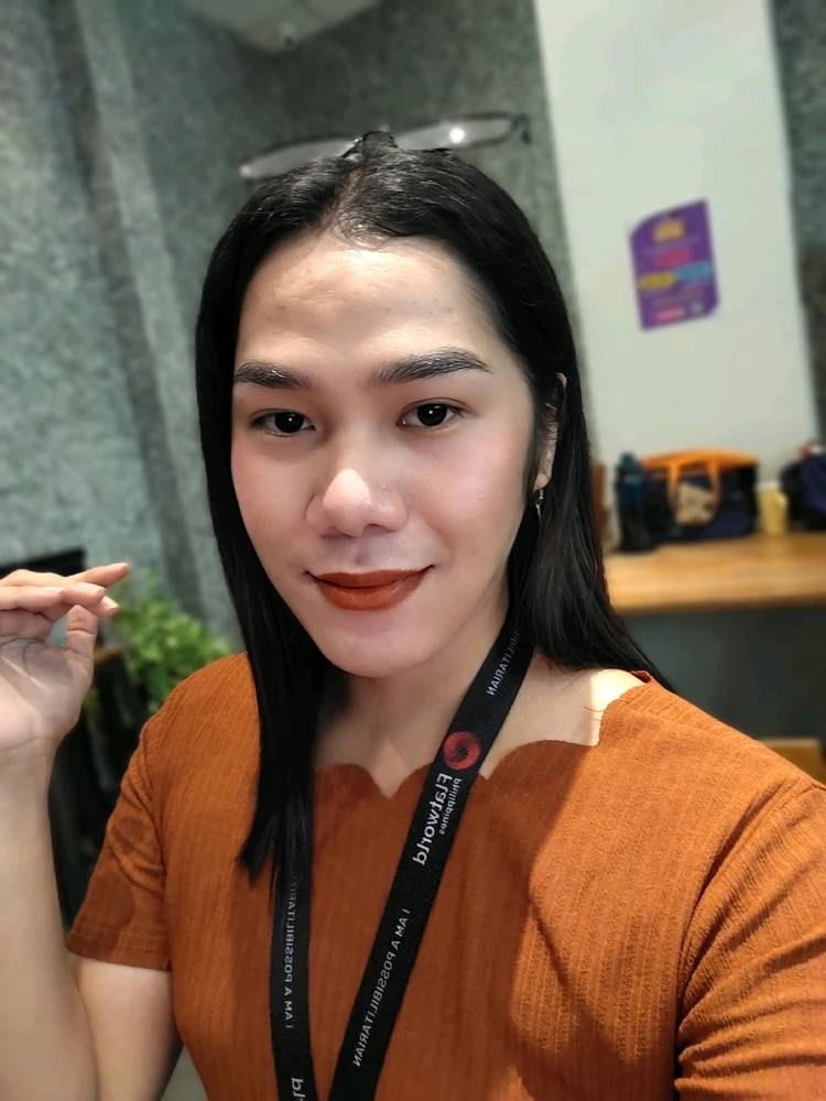 GIF na in-upload ni Rica
