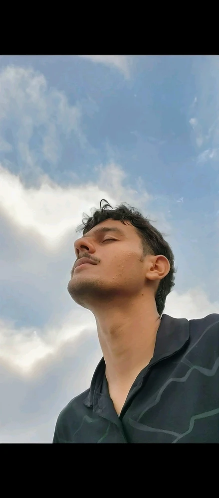 GIF tso los ntawm Abhishek Maan