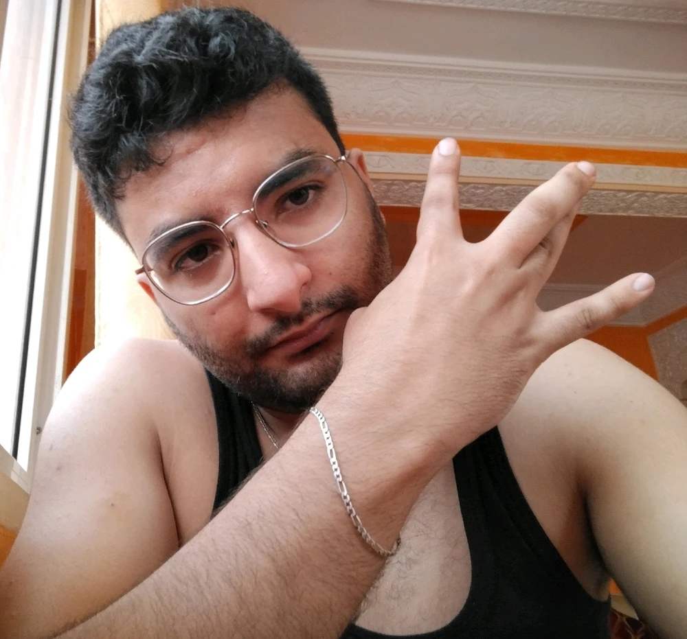 GIF uploaded by Soufiane