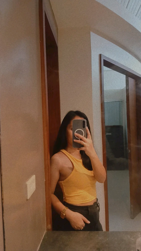 GIF na in-upload ni Roxii
