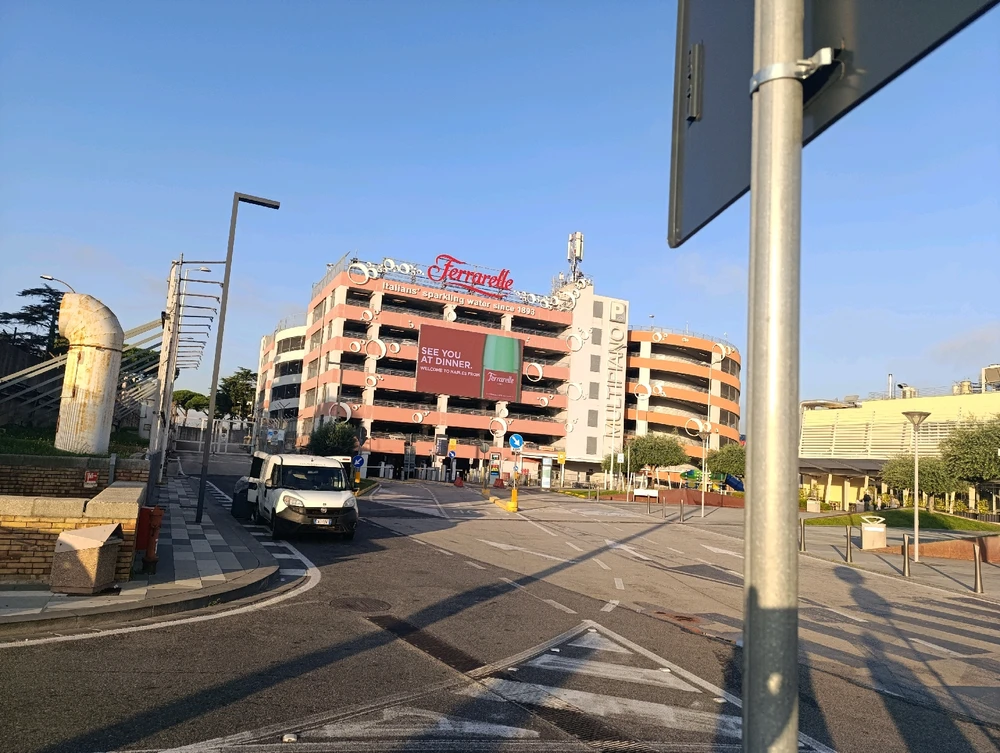 Tu Giorno zakosił portfel Koichi'emu