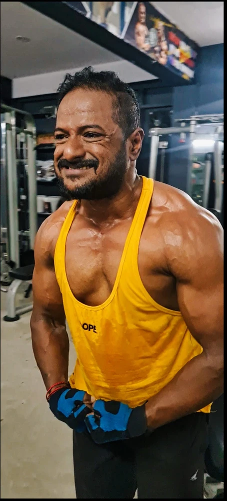 I-upload ni BHARATH ang larawan