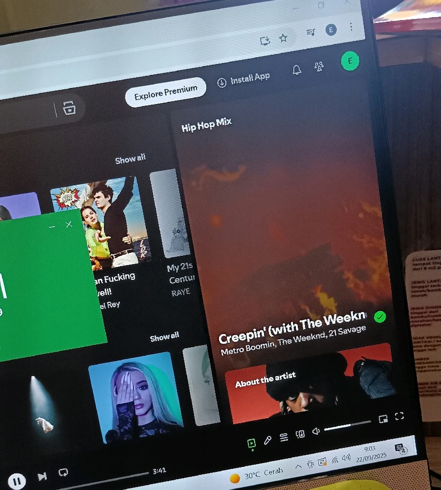 GIF uploaded by Lynsky