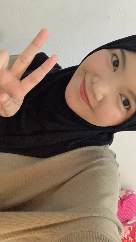 GIF diunggah oleh Bella