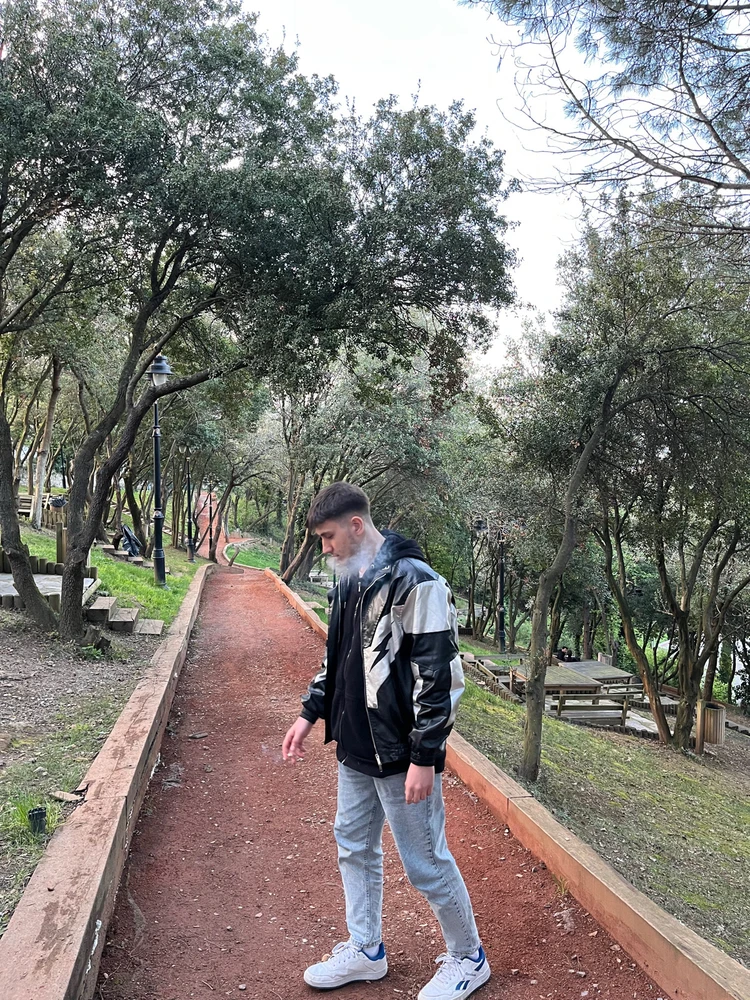 Ali özgür tarafından yüklenen GIF