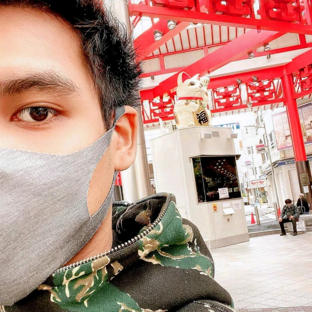 GIF gi-upload ni Zack