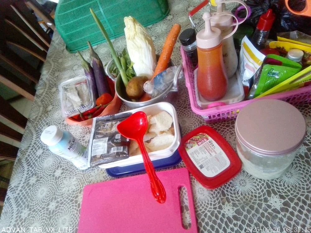 GIF diunggah oleh Strawberry 🍓