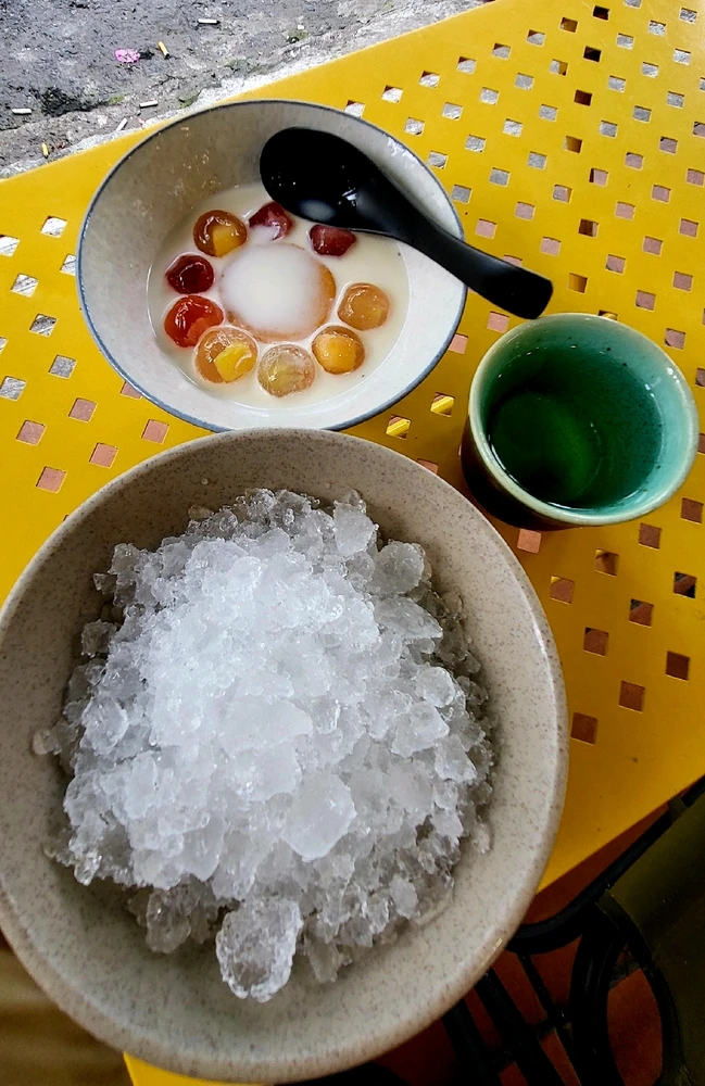 GIF uploaded by Tofu 🍜🍗🍟