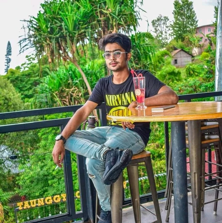 GIF တင်သူ - K Fwar Yar