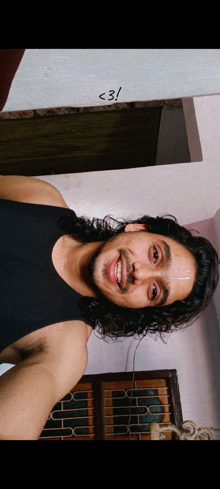 GIF tso los ntawm Ujjwal