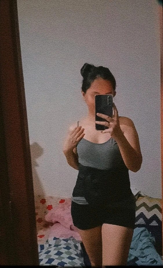 GIF na in-upload ni Roxii