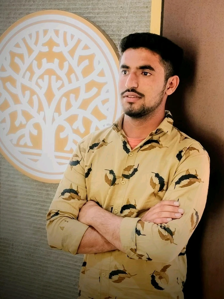 GIF ארויפגעלאדן דורך Manoj