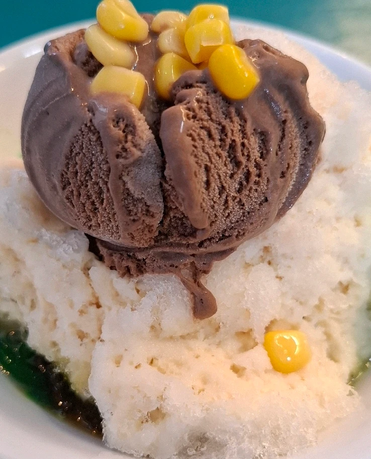 Cendo + chocolate ice cream