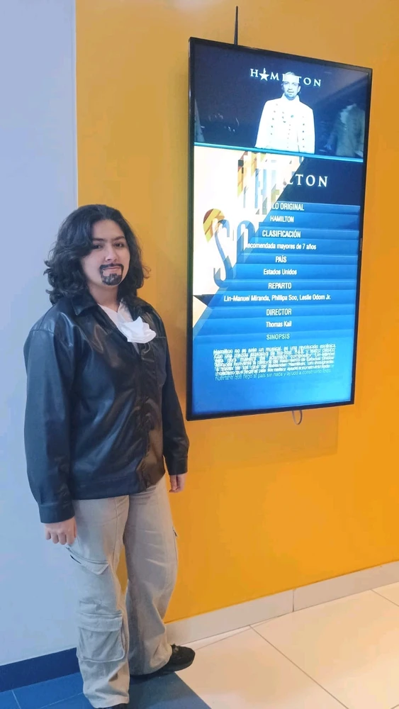 Hamilton in theaters? Here? In Colombia?