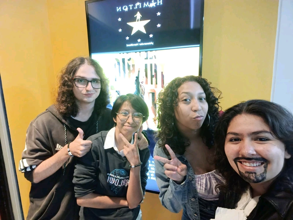 Hamilton in theaters? Here? In Colombia?