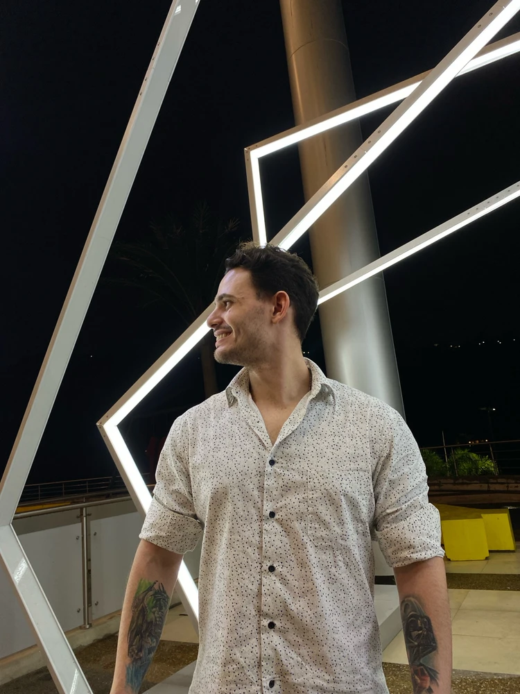 GIF uploaded by Oswaldo