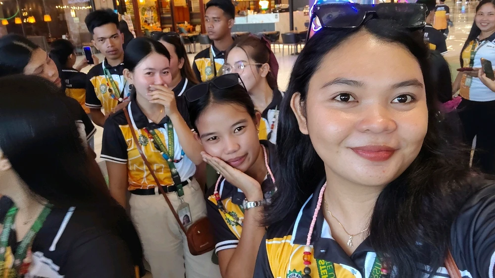 I-upload ni Rica ang larawan
