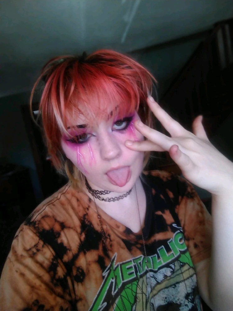 GIF tso los ntawm Sabrina
