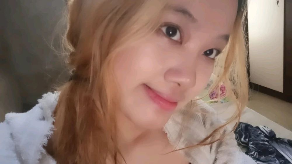 I-upload ni Alicia ang larawan