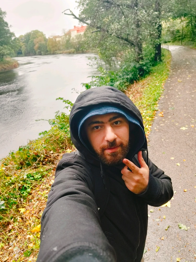 GIF gi-upload ni Salvatore