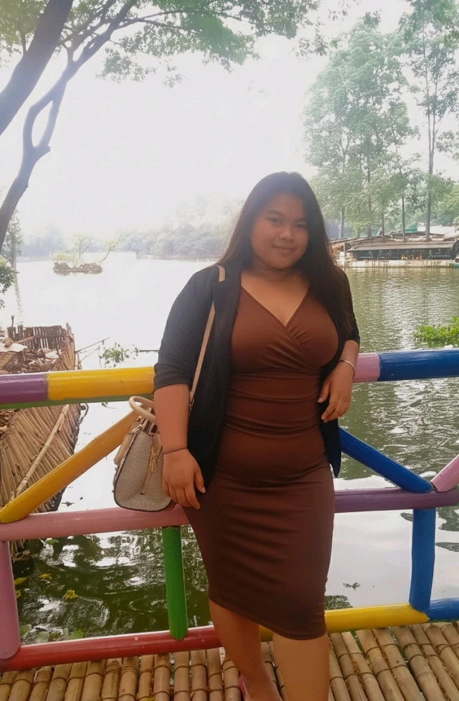 GIF diunggah oleh Moon